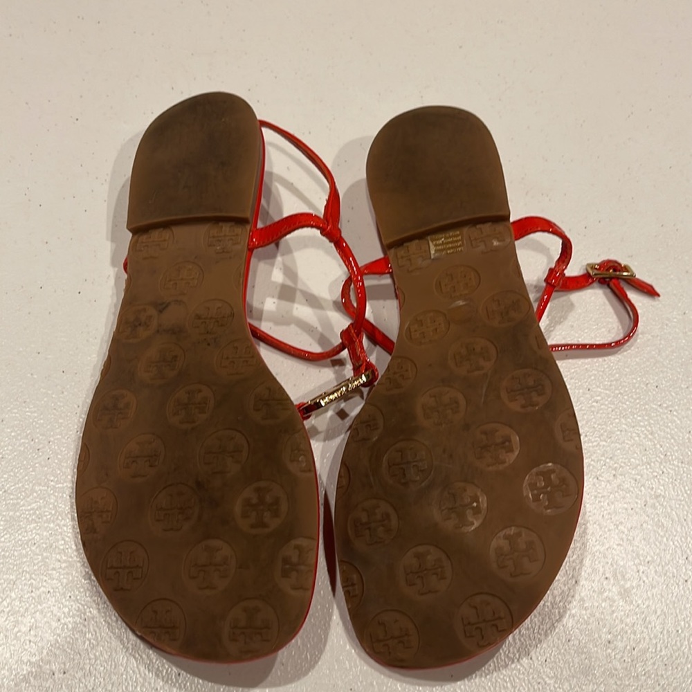 Tory Burch red gold patent leather sandal - Picture 6 of 6
